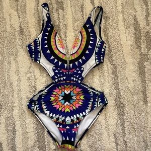 *NEVER WORN* one piece cut out bathing suit